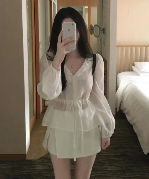 [봄신상] 헤이나 프릴 스트링 버튼 시스루 블라우스 -3 color