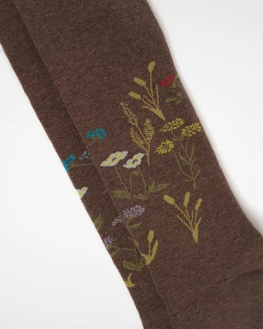 양말 하나로 오늘 룩의 온도가 달라질 때가 있어요