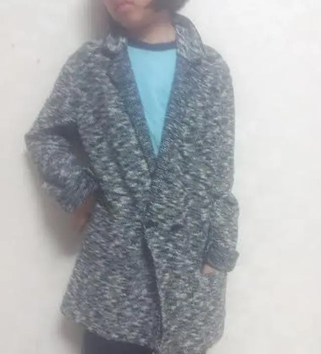 브랜드 못지않게  살짝 여유핏 멋스러워요.
