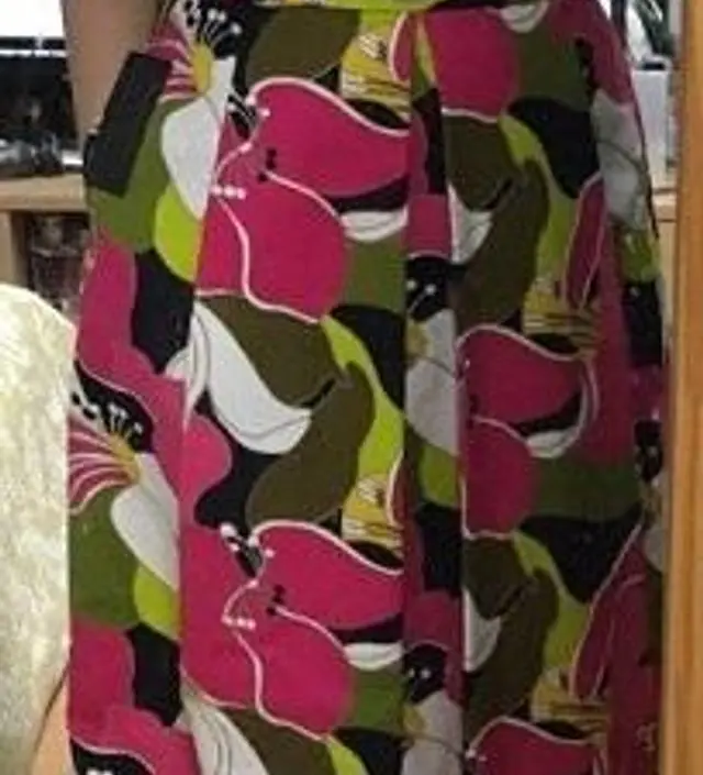 기분 전환 되는 스커트에요
