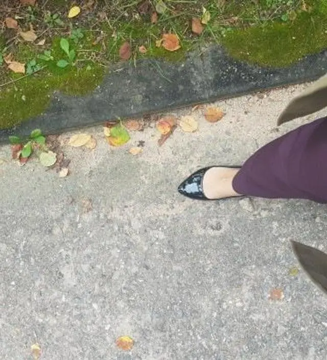 보르도 칼라. 편한 가을 바지
