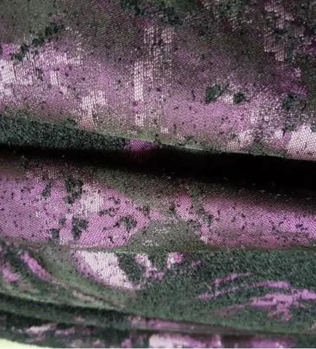 옷은 입어봐야~
