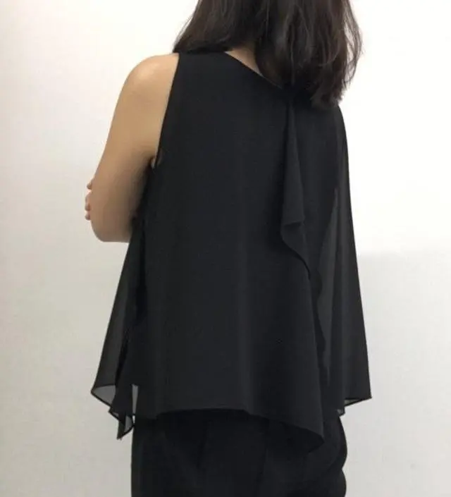 뒷태가 예쁜 탑
