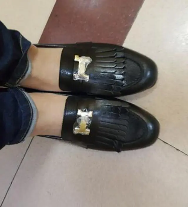 정장에도 청바지에도 다 잘 어울려요
