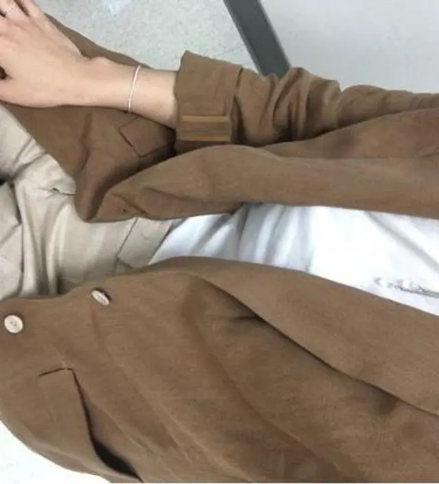 카라멜색 자켓
