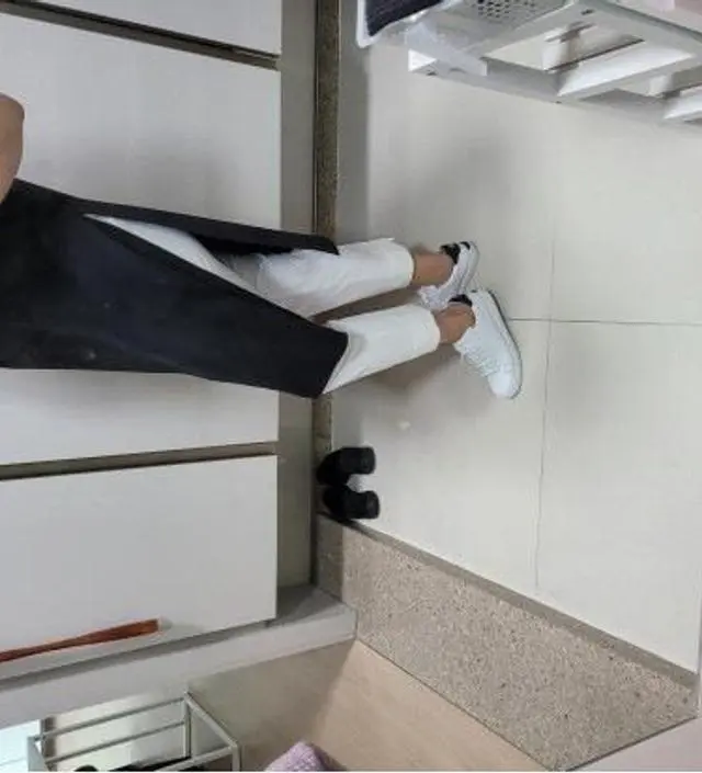 아랫단 뒤트임이 이뻐요
