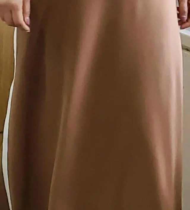 편하고 우아한 스커트
