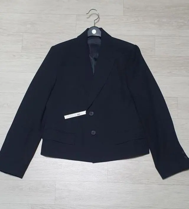 밀파원단 자켓 너무 좋아요^^
