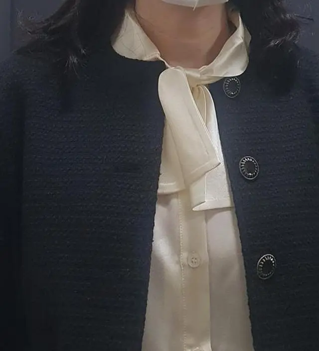 타이, 리본 블라우스 찾아 헤맨 끝에 딱 맘에 드는 걸 찾았습니다 상체는 마른 55인데 