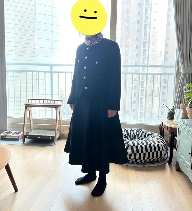 이스커트 대박 이뻐요~ 나이도 있고 원래도 미디이상 스커트를 즐겨입는터라 봄맞이용으