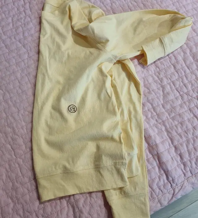 색상도 사진과 같아요.
