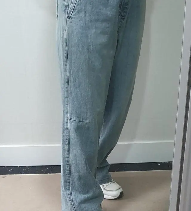 사진으로 봤을때엔 와이드핏이 너무 넓게 안보였는데..넓고..키158에 길이 한단을 줄였