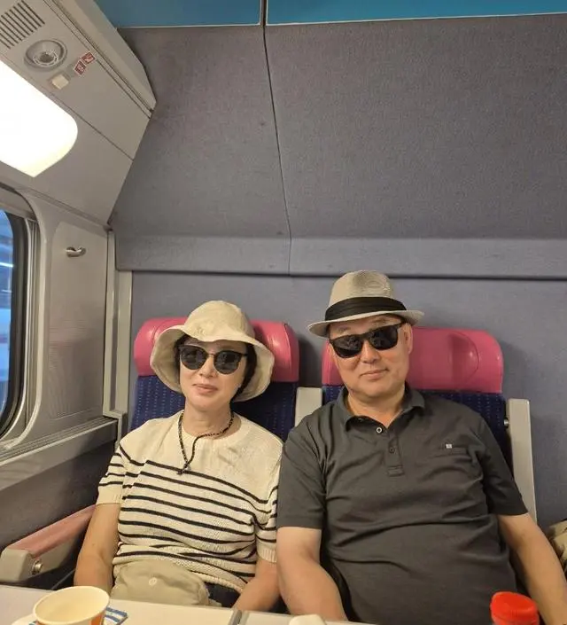 기본 아이템이지만 막상 입어 보면 룩에 한 끗 포인트가 되어 줘서 자주 손이 갑니다. 