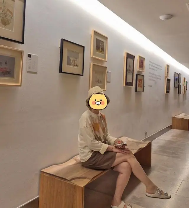 플라워 프린트 덕분에 얼굴 톤이 즉각적으로 화사해져요. 최근 꽉찬 66으로 변했는데 S