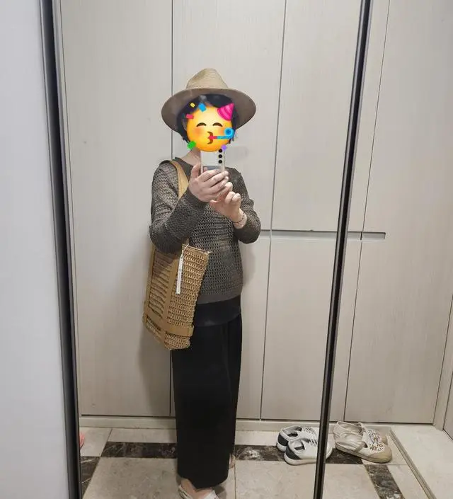 암홀 부분도 딱맞고 살에 닿는 느낌도 너무 조아요 단 배가 나오신 분들은 .. 나이가 있