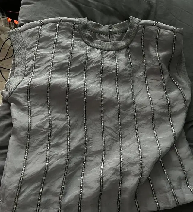 촌스럽게 튀지않고  입고 나가면 어디서 샀는지 다들 궁금해 할 그런 옷이예요. 어떤 바