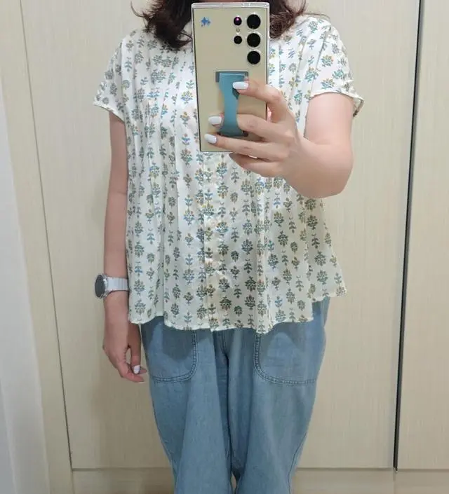 얇고 가벼워서 입은 것 같지 않아요
