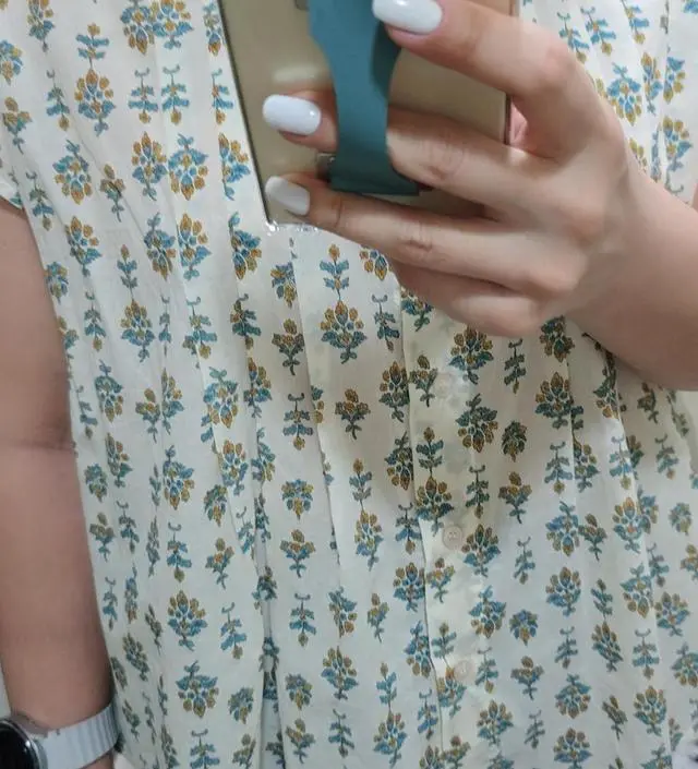 얇고 가벼워서 입은 것 같지 않아요
