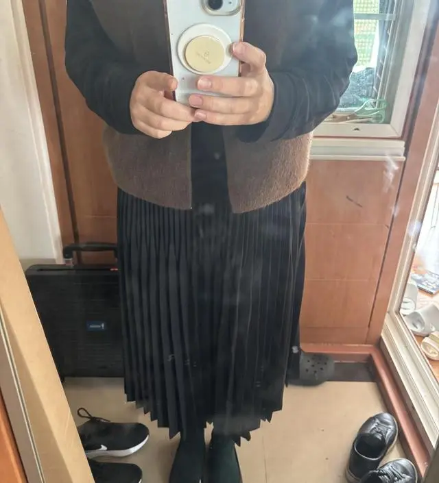 심플한 민무늬 스타킹이 필요해서 구매했어요
