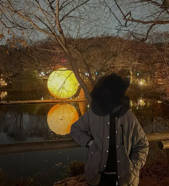 가볍게 자주 입는 패딩입니다! 소매와 밑단이 둥글게 입체적으로 제작되서 입었을 때 부