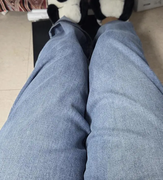 허리, 기장 사이즈가 크지만 편하게 입으려교 품습니다.살짝 무게감있고 스판소재입니다