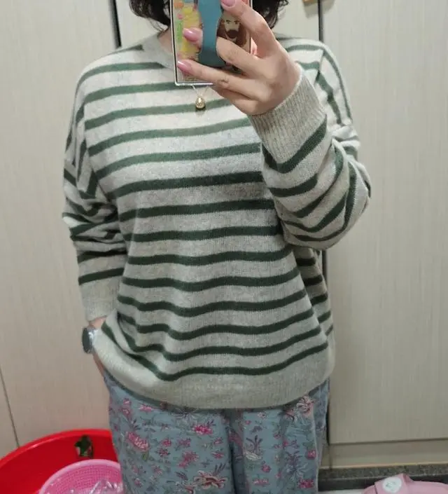 스트라이프 니트를 찾던 차에 눈에 띄어 바로 구매했어요
