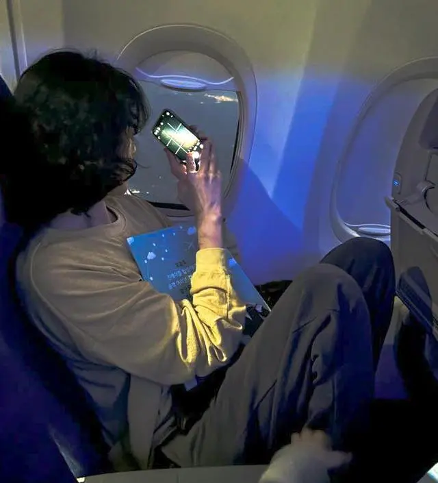 옐로/그레이 둘 다 하나씩 구매했는데 정말 만족하는 티셔츠예요. 고슬고슬한 코튼 원단