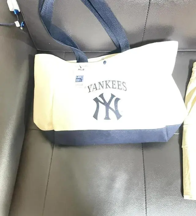 Vintage Lettering Shopper Bag – MLB