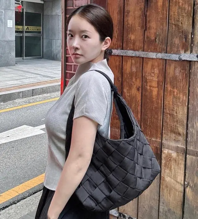 【ELBATEGEV】LEATHER RING MESH BAG Leather Ring Mesh Bag - Black Currant - 엘바테게브