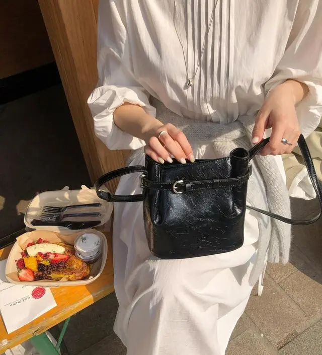 Mallory Mini Bucket Bag - Black Currant - 엘바테게브