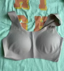 너무 좋은 거 같아요. 기존 보델보다 뭔가 더 업그레이드된 듯 해요. 옷 사이즈는 제이