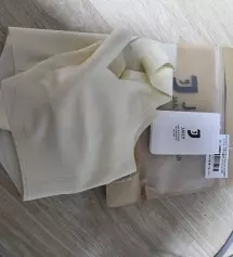 무봉제라 거슬림없고 가벼워서인지 아이가 좋아해서 재구매했어요. 브라캡은 살짝 돌출