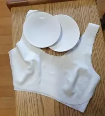 깔끔하고 편해서 초6딸이 잘 입고 있습니다. 여름이라 땀이나니 갯수가 많이 필요해서 