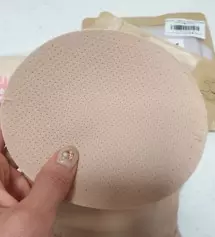 심리스라 부드럽고 걸리는부분이 없어서 안입은듯 편안해요. 안에 패드도 공기통하게 송