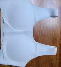 조금있으면 옷을 얇게있는 계절이 와서 화이트색상을 구매했습니다.
