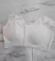 입어보니 너무 편하고 촉감도 좋아서 재구매했어요
