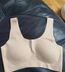 집에 있는 다른 브라 불편해 해서 구매해 봤는데 편하다고 하네요.워낙 마른 아이라 어