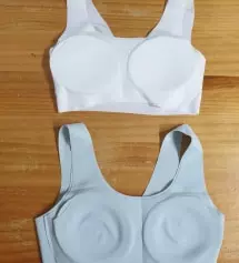 도착하자마자 입혀보고 세탁해서 건조합니다~ 일댜 받자마자 색상(민트)보고 예쁘다고 