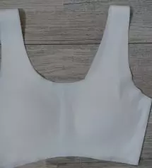 학교에서 체육을 했는데 땀이 차지도 않고 시원해서 좋다고 하네요
