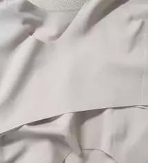 사이즈 잘 맞아요 재질도 마음에 들고요 세탁했는데도 냄새가 좀 나네요