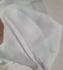 우선 심리스라 봉제선 없어서 여름에 얇은 옷 입었을때 티 안나서 좋아요. 부드럽다보니