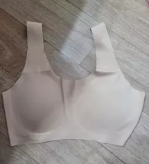 초6 키 155,몸무게 50인 딸이 21호 입었는데 완전 편하대요..