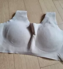 벌써 몇번째 재구매인지 모르겠네요 여름교복에도 이거하나만 입으면 비치지도 않고 편