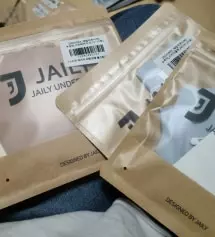 이전에 사서입어보고 사이즈랑 가격대비랑 디자인이랑 착용감이 너무 좋아서 없는 색상