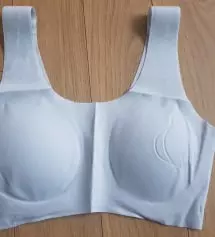 컵에 자국이 있는 걸 보내서 기분이 별로였어요 교환귀찮아서 그냥 입히지만 담부턴 검