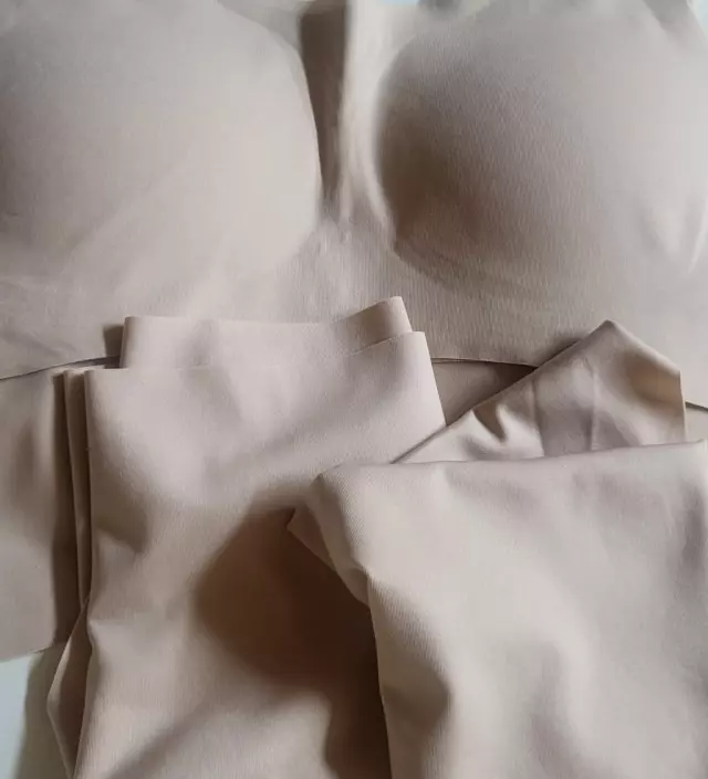 딸아이 입히려고 구입했어요.
