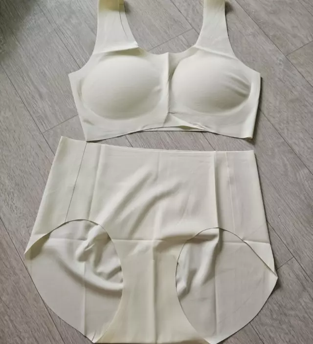 지난번에 다른 컬러 주문해서 입혔는데 아이가 편하다고 또사달라더라구요.원하는 컬러