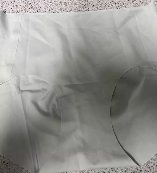 145cm에 38키로 ... 첫브라셋트 속옷을 사줘봤는데 너무 맘에 들어하네요^^ 딱맞는 속옷