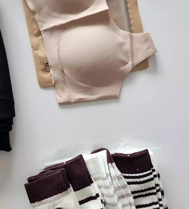 두개  사서 번갈아입고 편하다고해서 또 삽니다