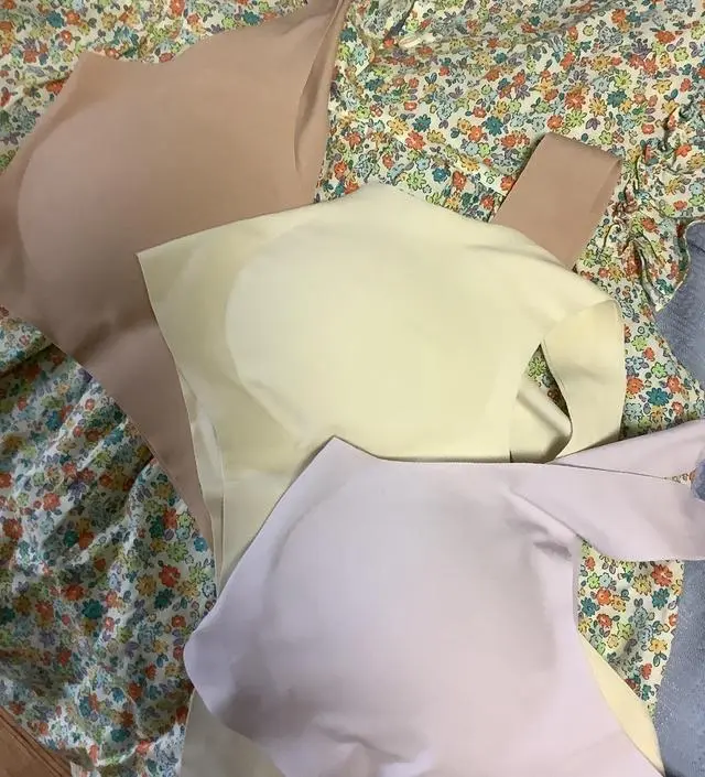 가볍고 좋습니다. 아이가 맘에 들어해서 여름용으로 추가로 더 구매하려고 합니다. 옐로